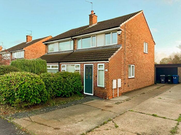 3 Bedroom Semi-Detached House For Sale In Westmorland Way, Sprotbrough, Doncaster, DN5