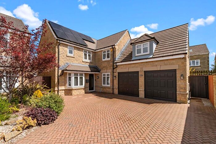 5 Bedroom Detached House For Sale In Hazel Fold, Queensbury, BD13