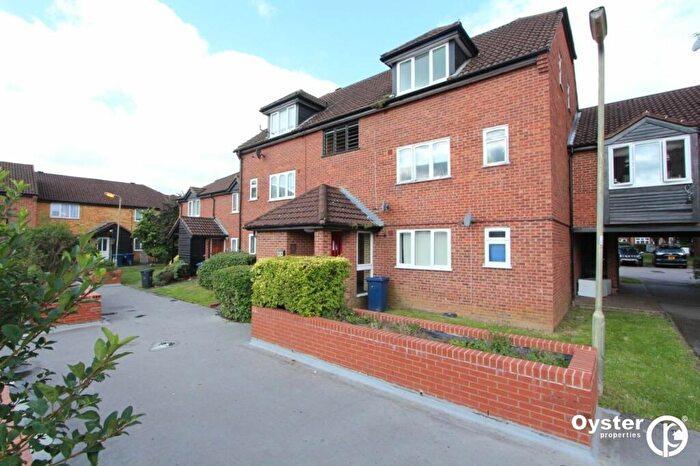 2 Bedroom Apartment To Rent In Springwood Crescent, Edgware, HA8