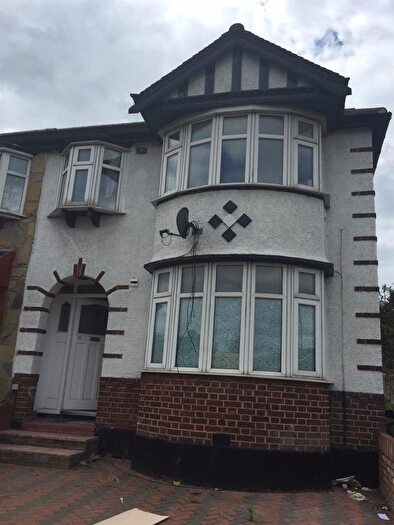 Studio To Rent In Park Avenue, Hangerlane, NW10
