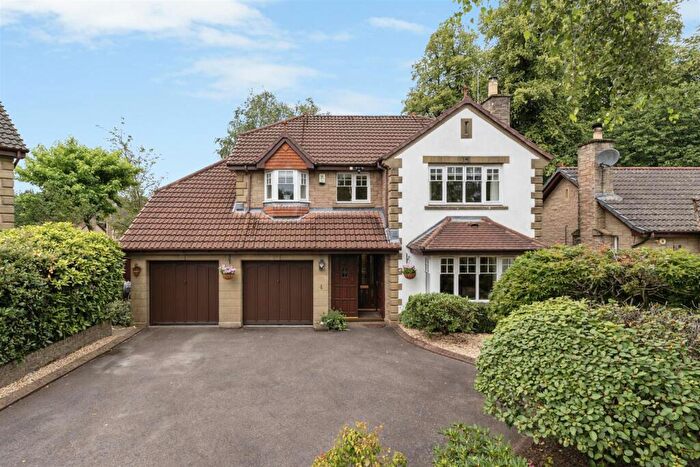 4 Bedroom Detached House For Sale In Bryanston Drive, Dollar Fk Ef, FK14
