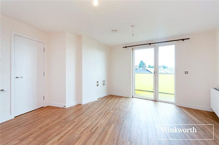 2 Bedroom Flat To Rent In Finchley Road, London, NW11