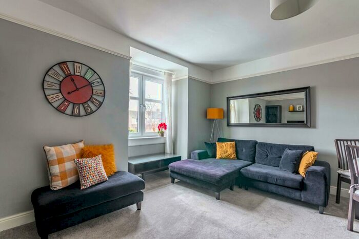 3 Bedroom Flat To Rent In John Street Midlothian United Kingdom, EH26