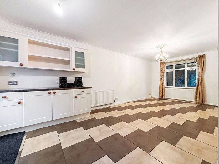 5 Bedroom Detached House For Sale In Crofton Avenue, Bexley, DA5