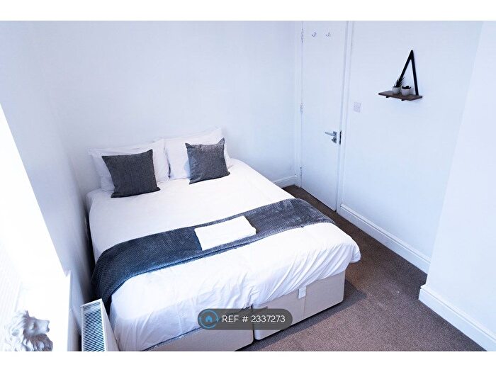 4 Bedroom Terraced House To Rent In Owen Road, Wolverhampton, WV3