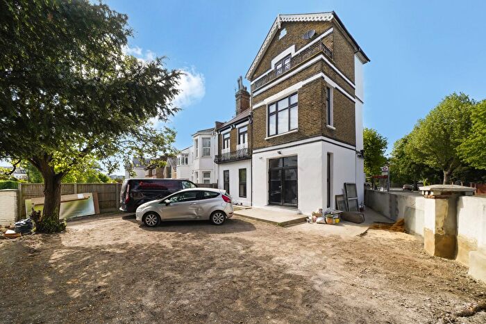4 Bedroom Detached House To Rent In Argyle Road, London, W13