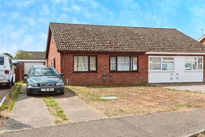 3 Bedroom Bungalow For Sale In Blackbird Road, Beck Row, Bury St. Edmunds, IP28