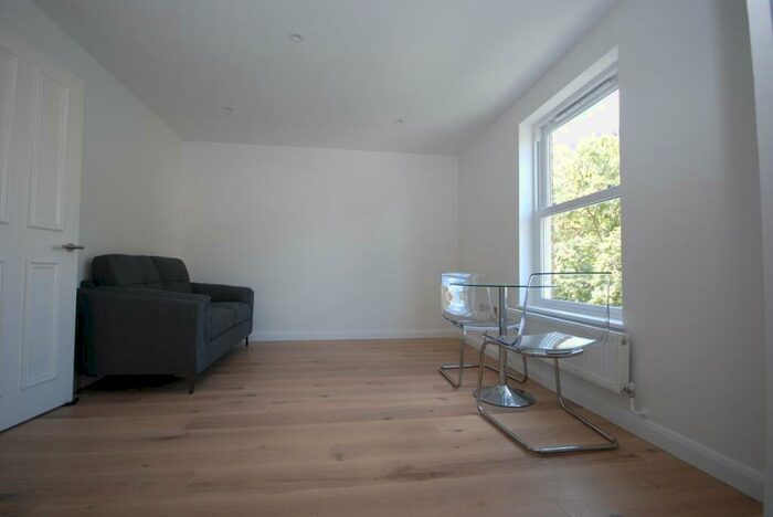 1 Bedroom Apartment To Rent In Elba Place, London, SE17