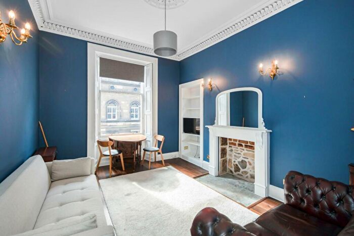 2 Bedroom Flat To Rent In Teviot Place, Old Town, Edinburgh, EH1