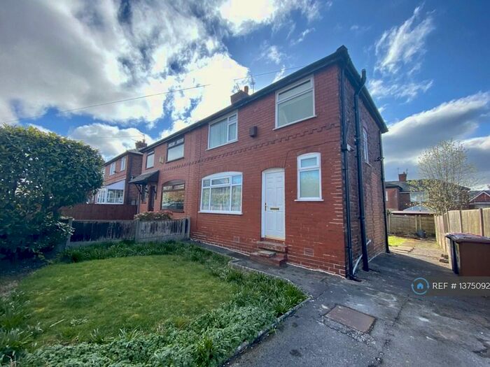 3 Bedroom Semi-Detached House To Rent In Branksome Drive, Salford, M6