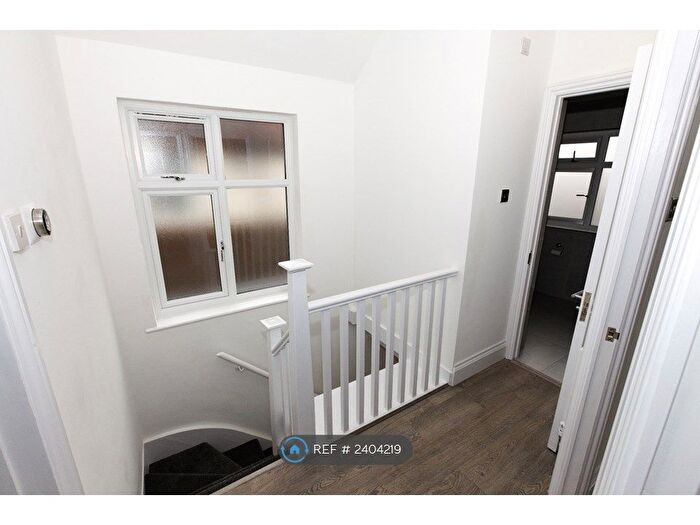 1 Bedroom Flat To Rent In Parkside Way, Harrow, Middlesex, HA2