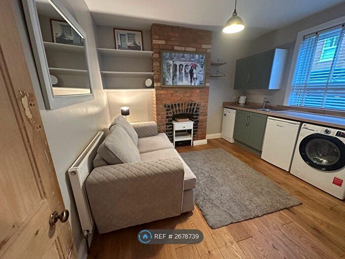 1 Bedroom Flat To Rent In Stourfield Road, Bournemouth, BH5