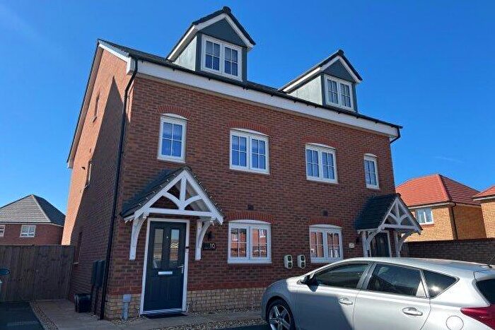 3 Bedroom Property To Rent In Outfield Chase, Northwich, CW8