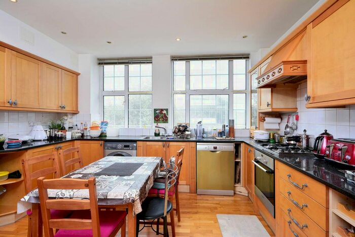 4 Bedroom Flat To Rent In Euston Road, Fitzrovia, London, NW1