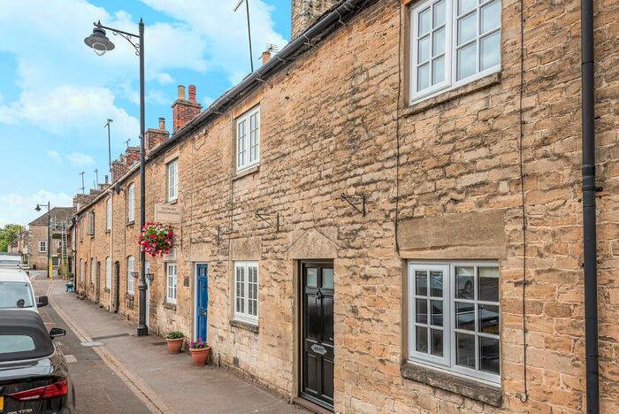 2 Bedroom Terraced House To Rent In London Road, Tetbury, GL8