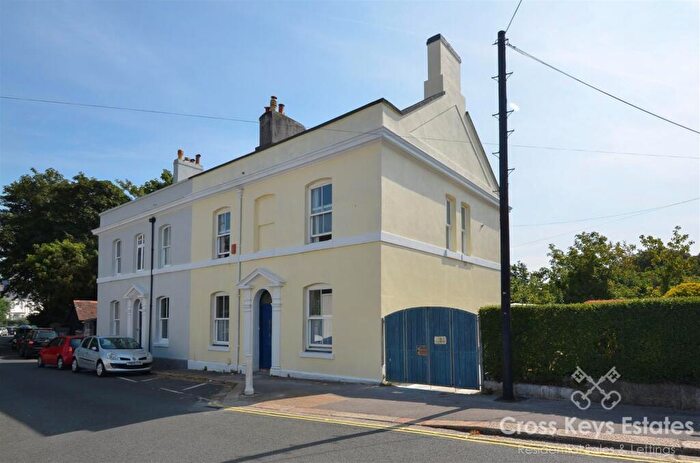 4 Bedroom Semi Detached House For Sale In Providence Place, Stoke, PL1