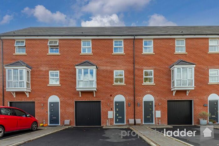 4 Bedroom Town House For Sale In Linnet Road, Old Catton, NR6