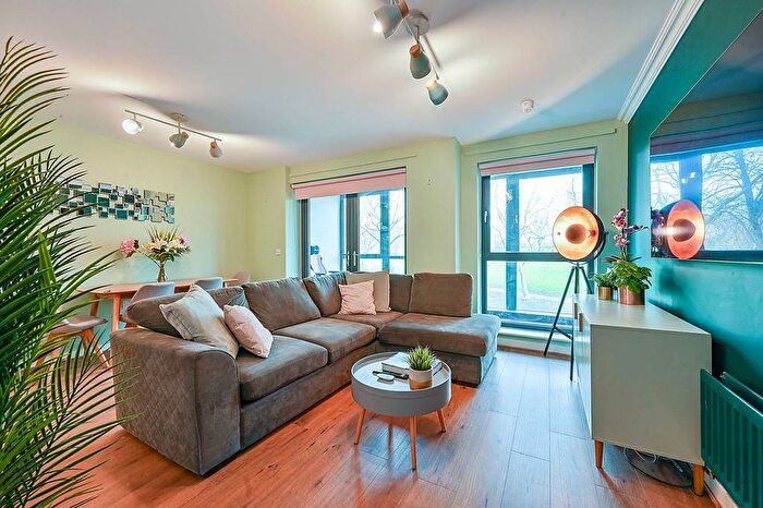 1 Bedroom Flat For Sale In All Saints Road, Acton, London, W3