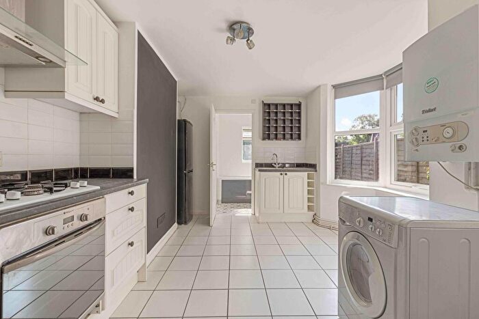 1 Bedroom Flat To Rent In St Johns Road, Penge, SE20