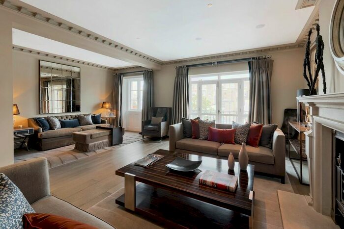 3 Bedroom Flat To Rent In Eaton Place, London, SW1X