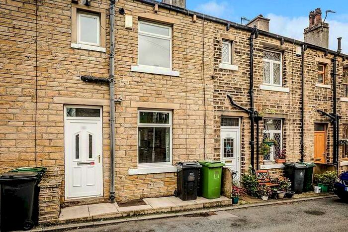 2 Bedroom House To Rent In Wood Street, Longwood, Huddersfield, West Yorkshire, HD3