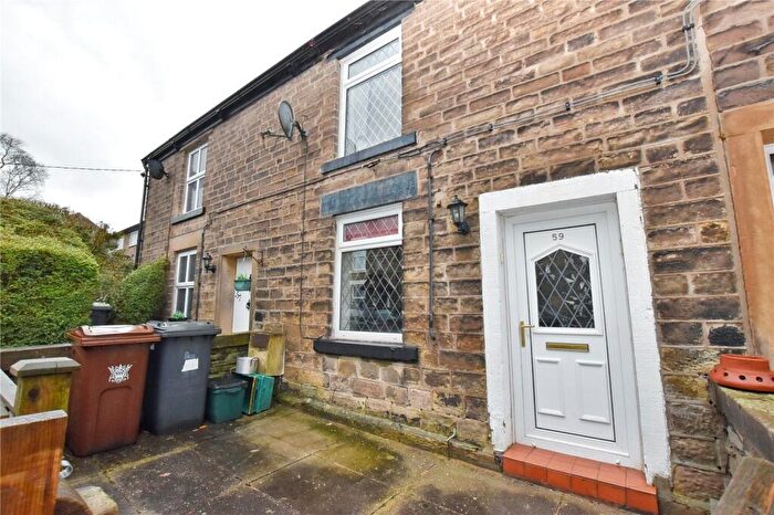 2 Bedroom Terraced House For Sale In Cottage Lane, Glossop, Derbyshire, SK13