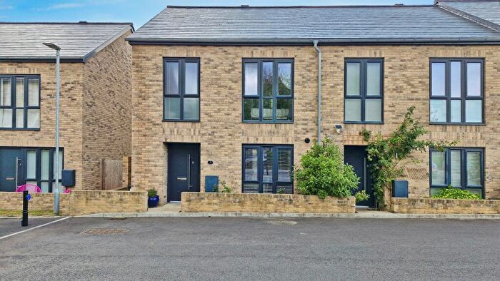 3 Bedroom Semi Detached House For Sale In .Trevelyan Road, Swindon, Wiltshire, SN3