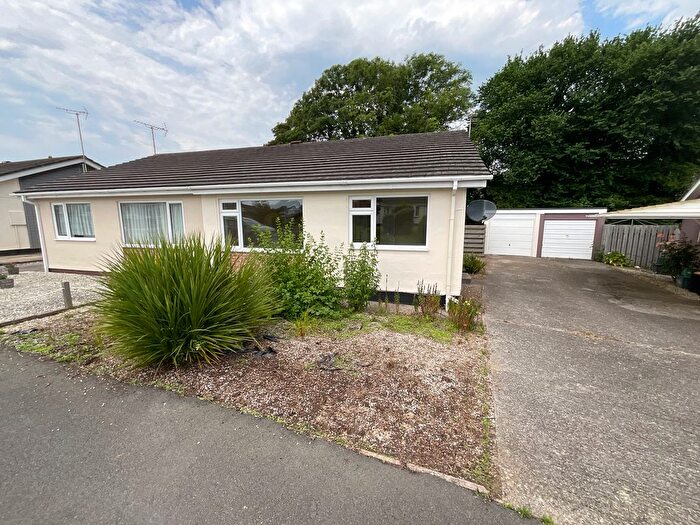 2 Bedroom Semi-Detached Bungalow To Rent In East Fairholme Road, Bude, EX23