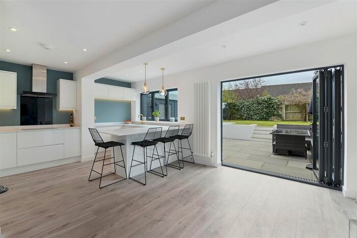 2 Bedroom Bungalow To Rent In Warrington Road, Paddock Wood, Tonbridge, TN12