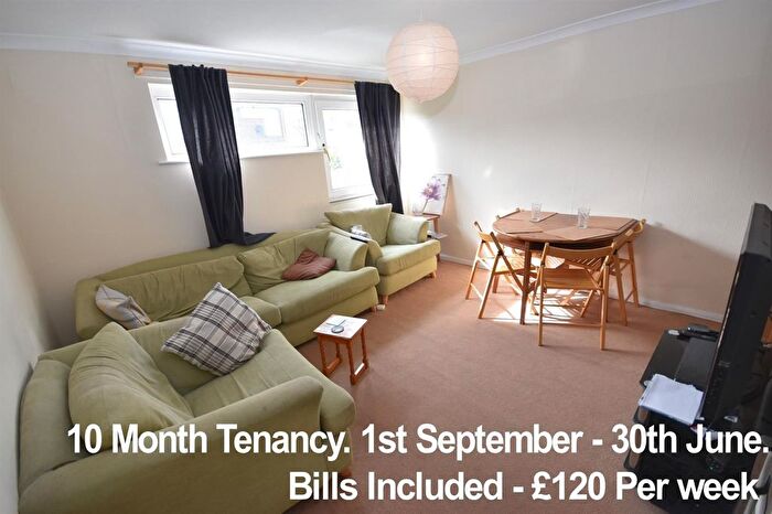 4 Bedroom Detached House To Rent In Edge Court, Gilesgate, DH1