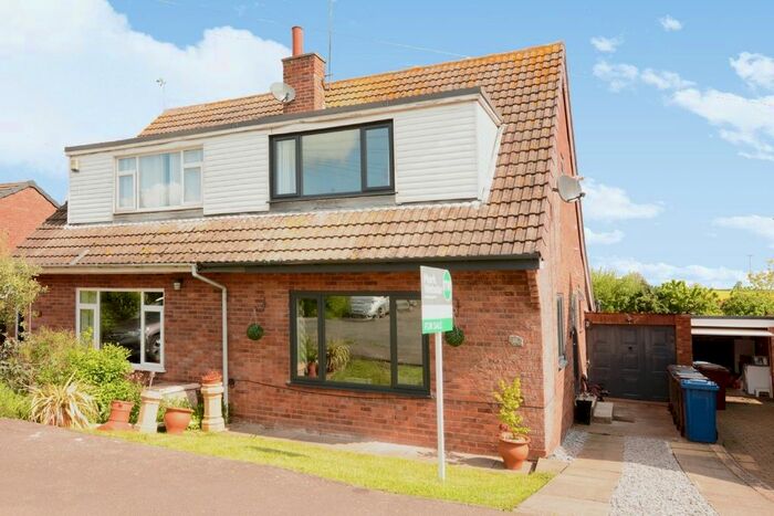 3 Bedroom Semi-Detached House For Sale In St. Davids Road, Clifton Campville, Tamworth, B79