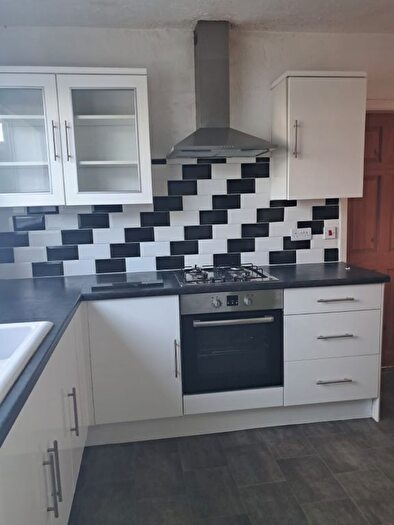 3 Bedroom Semi-Detached House To Rent In Dugdale Road, Burnley, BB12