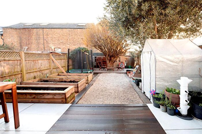 3 Bedroom End Of Terrace House For Sale In Alder Road, East Sheen, London, SW14
