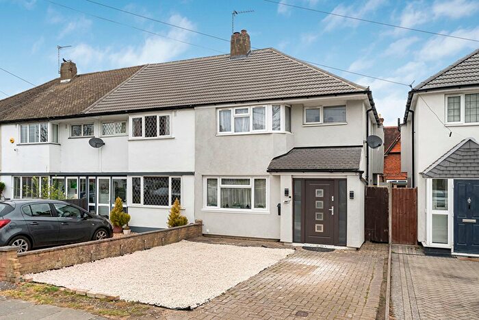 3 Bedroom Semi Detached House For Sale In Heathcroft Avenue, Sunbury-On-Thames, Surrey, TW16