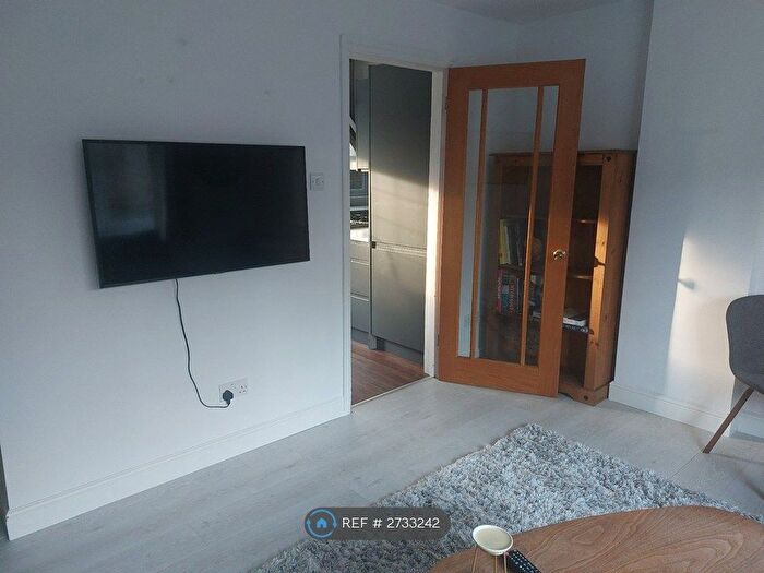 1 Bedroom Flat To Rent In Greyfriars, Ware, SG12