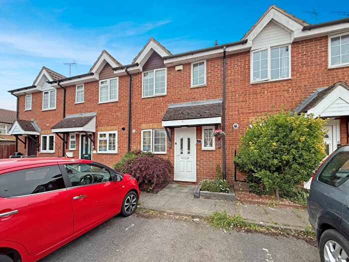 2 Bedroom Terraced House For Sale In Falcon Close, Dunstable, LU6