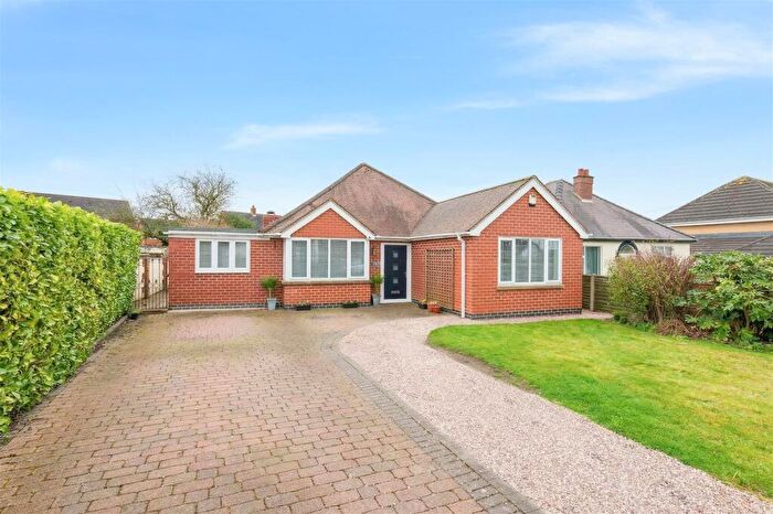3 Bedroom Detached House For Sale In Wood Lane, Newhall, DE11