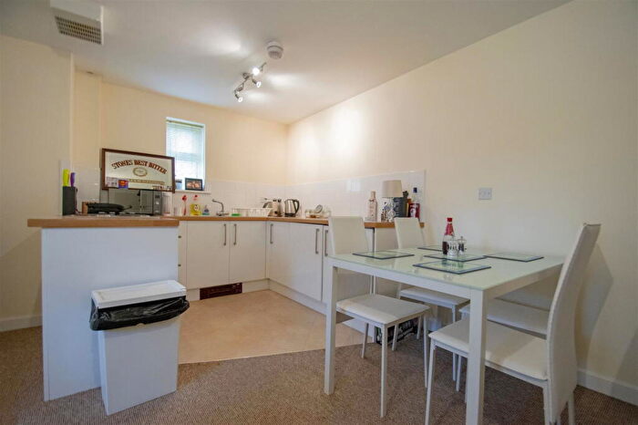 2 Bedroom Apartment To Rent In Vicarage Hill, Flitwick, Bedford, MK45