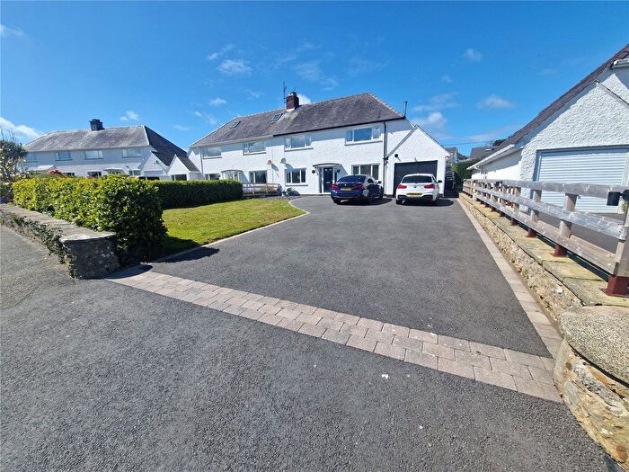 4 Bedroom Semi-Detached House For Sale In Garreglwyd, Benllech, Anglesey, Sir Ynys Mon, LL74