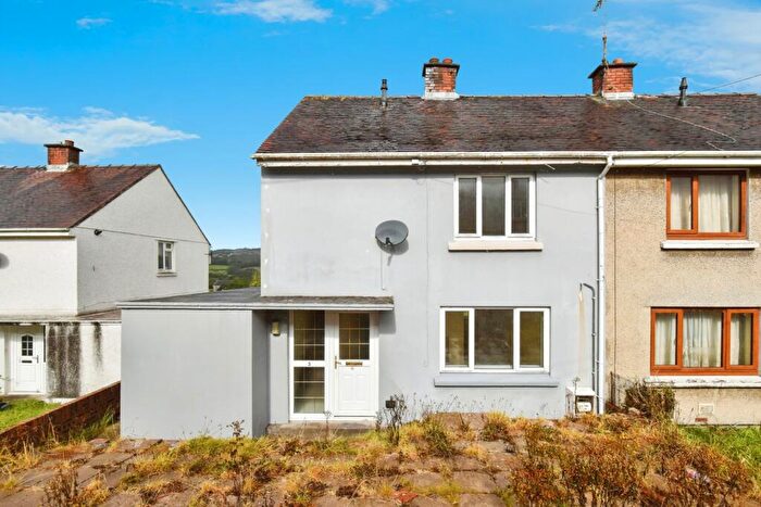 2 Bedroom Semi Detached House For Sale In Coedmawr, Ponthenry, Llanelli, Carmarthenshire, SA15