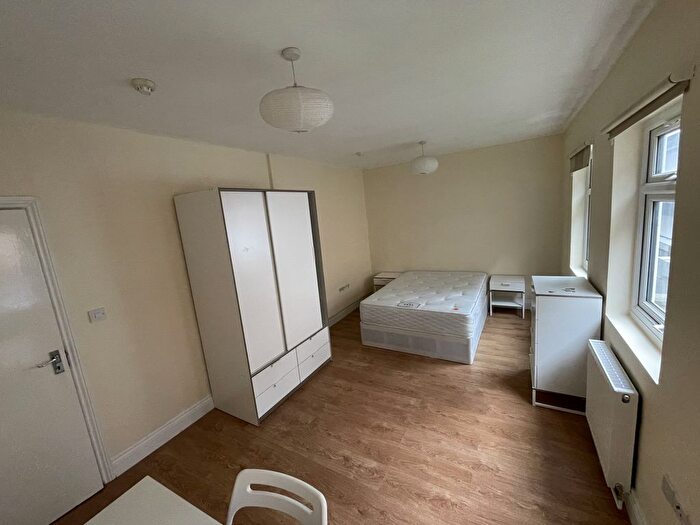 2 Bedroom Terraced House To Rent In Flat A-C Kensington Church Street, London, W8