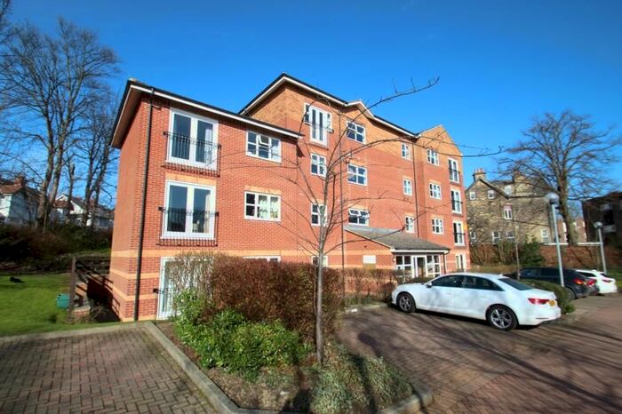 2 Bedroom Flat To Rent In Tay Court, Falkland Rise, Moortown, LS17