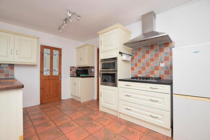 3 Bedroom Terraced House To Rent In Luckwell Road, Bedminster, Bristol, BS3
