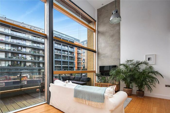 2 Bedroom Flat To Rent In Benyon Wharf, Kingsland Road, London, E8