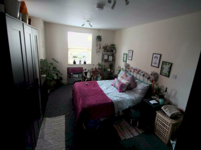 2 Bedroom Flat To Rent In Hanover Square, Leeds, LS3