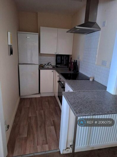 1 Bedroom Flat To Rent In Holmesdale Road, London, SE25