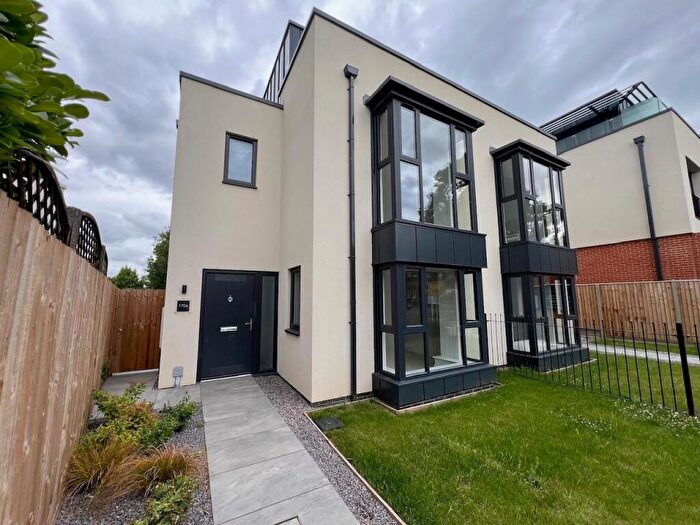 5 Bedroom Semi-Detached House To Rent In Leckhampton Road, Cheltenham, GL53