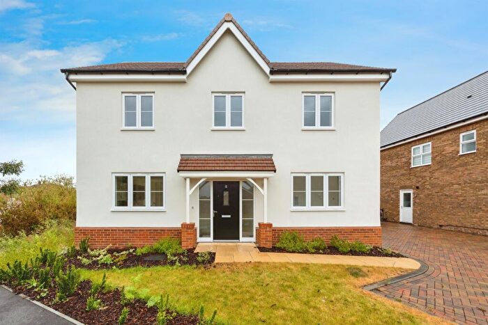 4 Bedroom Detached House For Sale In Harfleet Gardens, Ash, Canterbury, CT3