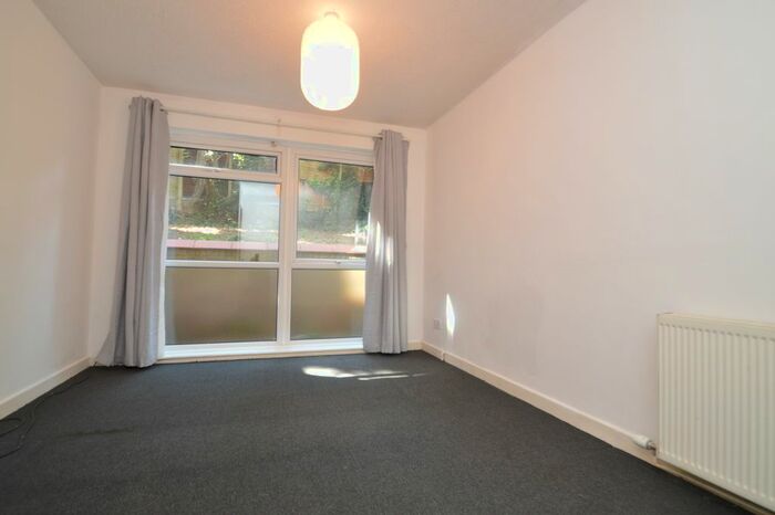 1 Bedroom Flat To Rent In Eglinton Hill, London, SE18