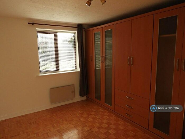 1 Bedroom Flat To Rent In Woodland Grove, Epping, CM16